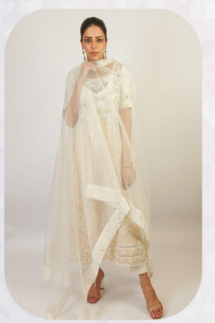 Urooj Fahd - Artical 06 - White - 3 Piece - Studio by TCS