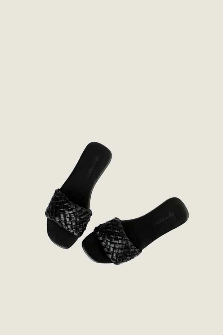 Novado - Leather Sandal with Woven Design - Black