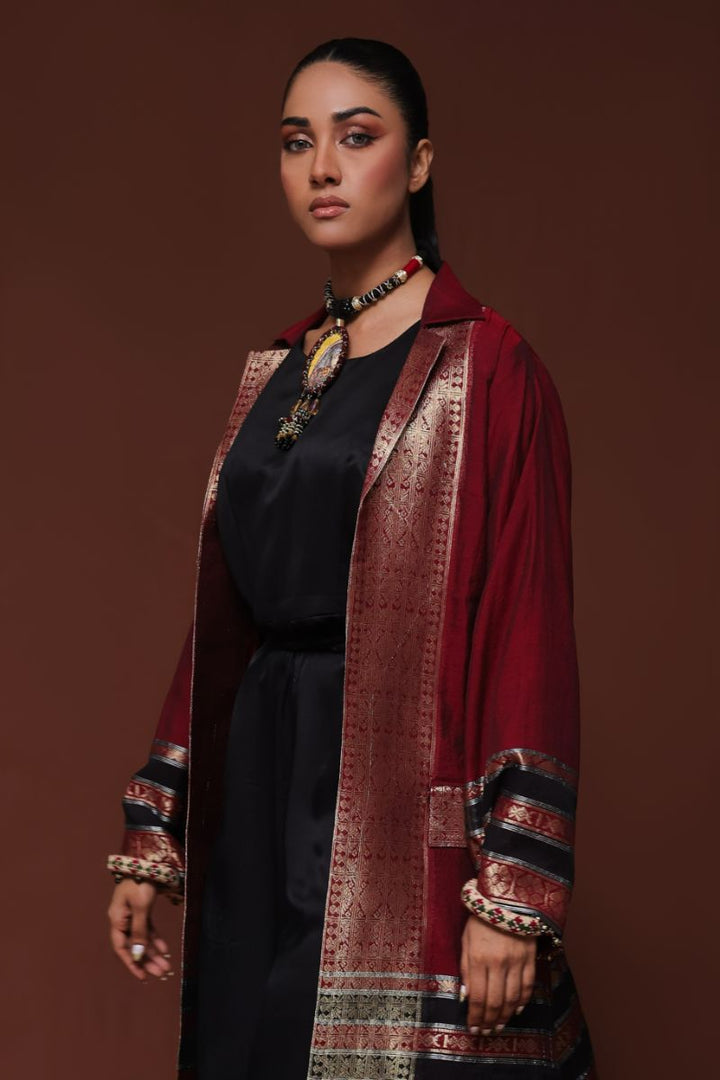 Huma Adnan - Safia
 - Maroon - Jamawar - 1 Piece