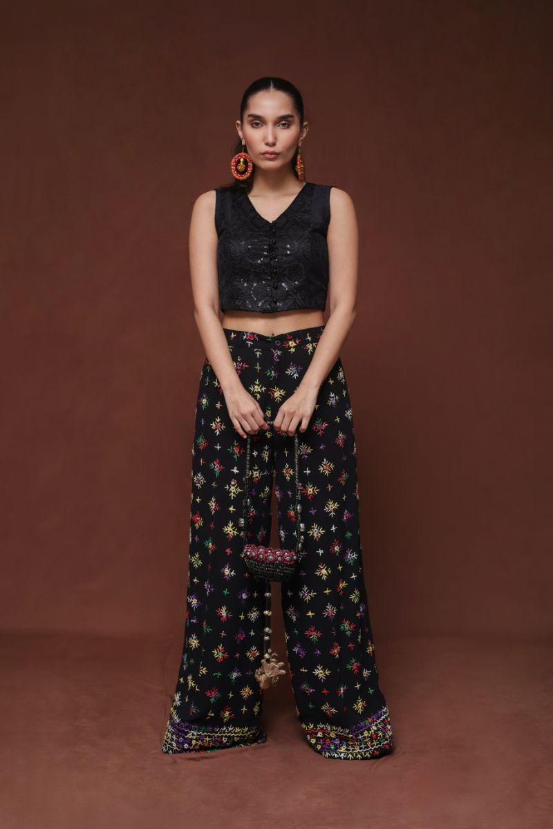 Huma Adnan - Naira
 - Black - Chiffon - 3 Piece