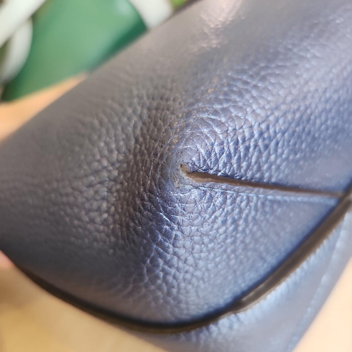 Pre-Loved Treasures - Guess Metallic Blue Pebbled Leatherette Large Crossbody Bag