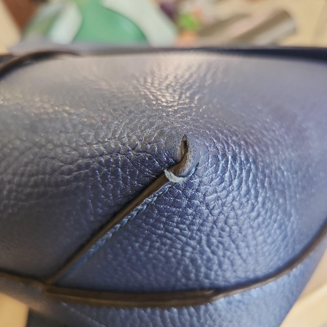 Pre-Loved Treasures - Guess Metallic Blue Pebbled Leatherette Large Crossbody Bag