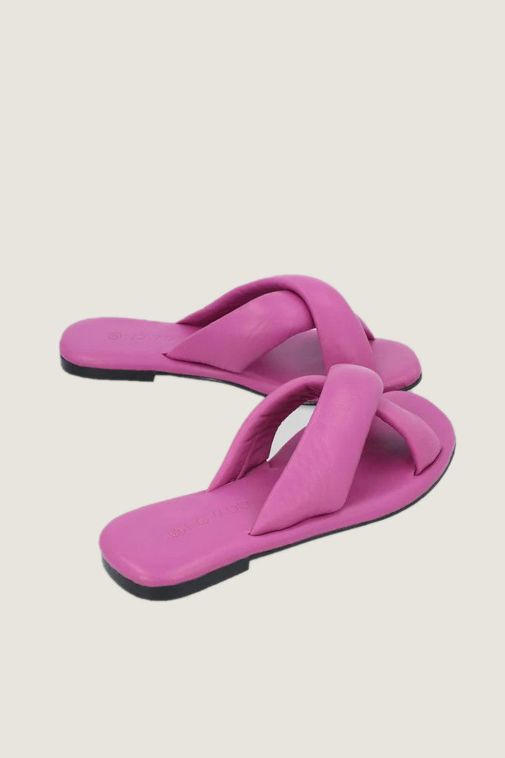 Novado - Flat Leather Sandals with Memory Foam Upper - Fuchsia