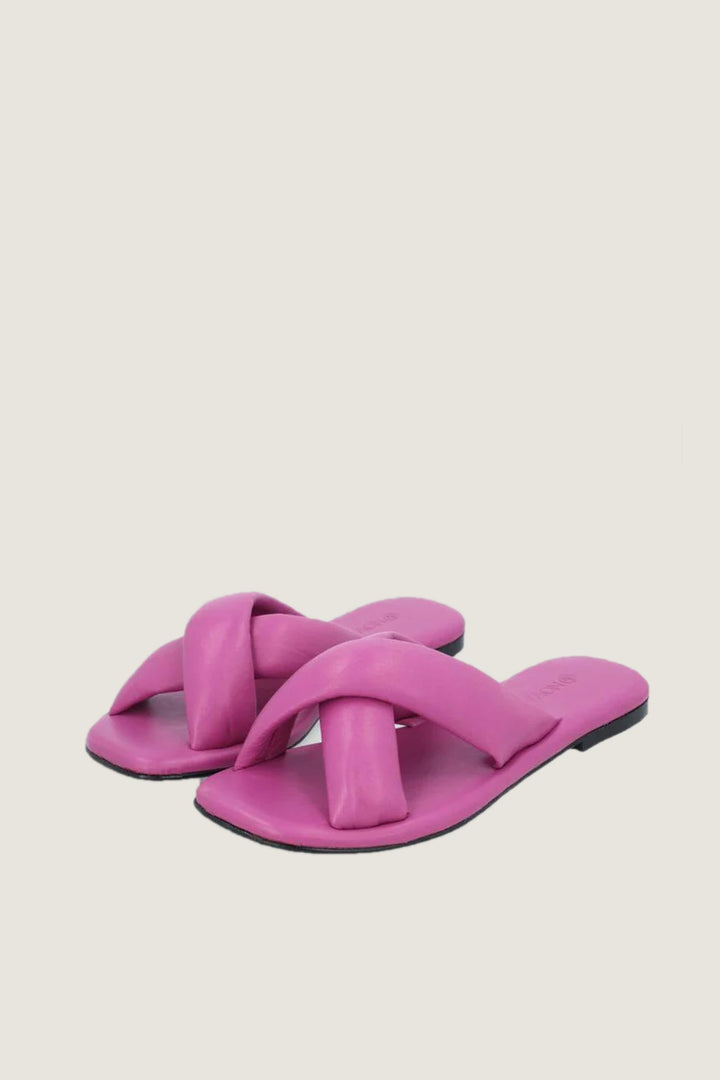 Novado - Flat Leather Sandals with Memory Foam Upper - Fuchsia