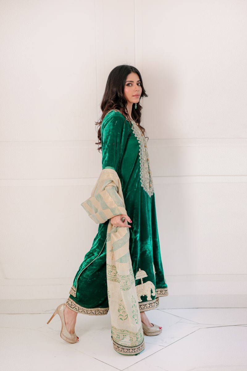 Shehrnaz - SHK-1415 - emerald green - velvet - 3 Piece