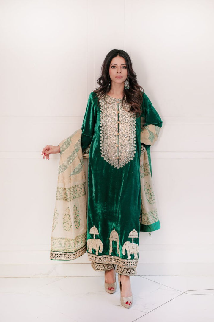 Shehrnaz - SHK-1415 - emerald green - velvet - 3 Piece