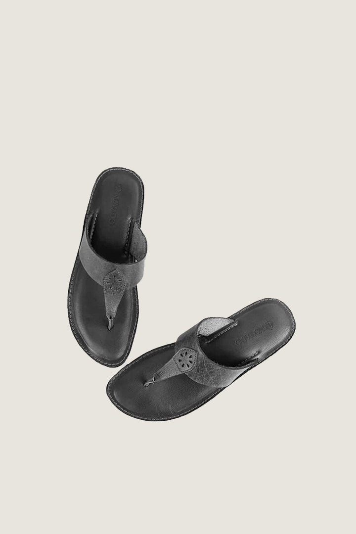 Novado - Kolhapuri Slippers with Hand-Carved Design - Black