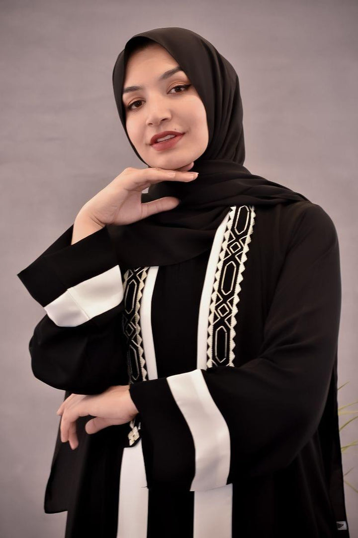 Malbus - NOSTALGIC - 1 Piece - Abaya - Black & White - Studio by TCS