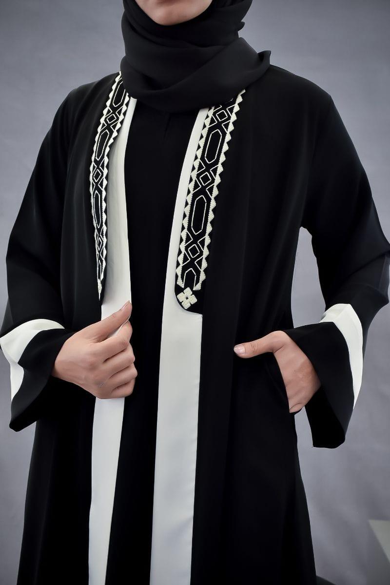 Malbus - NOSTALGIC - 1 Piece - Abaya - Black & White - Studio by TCS