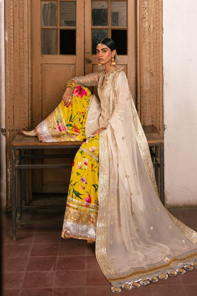 Nilofer Shahid - Azara - Maansi - Chickenkari - Off-white - 3 Piece