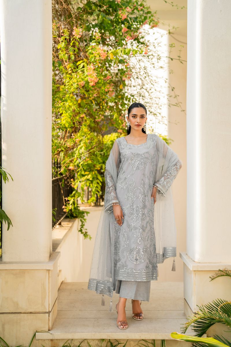 Natasha Kamal - Ellie - grey sequins - Net lined with crepe de chin - 3 Piece