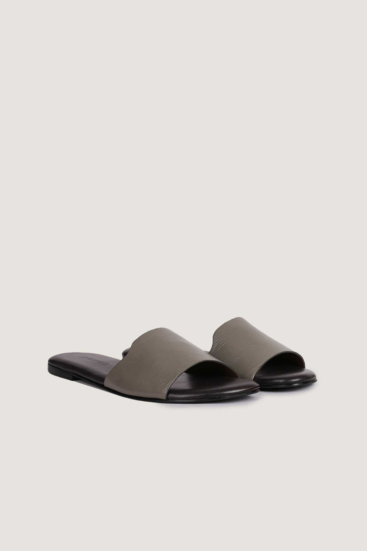 Novado - Flat Leather Sandals - Elephant Grey