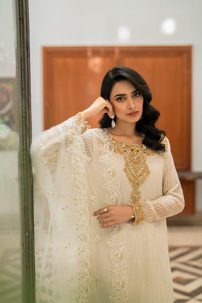 Natasha Kamal - Kiani - white gala - Embroidered Chiffon lined with crepe de chin - 3 Piece