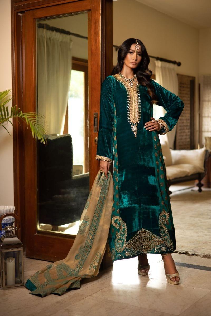 Shehrnaz - SHK-1234 - Laila - Emerald green - Velvet - 3 Piece - Studio by TCS