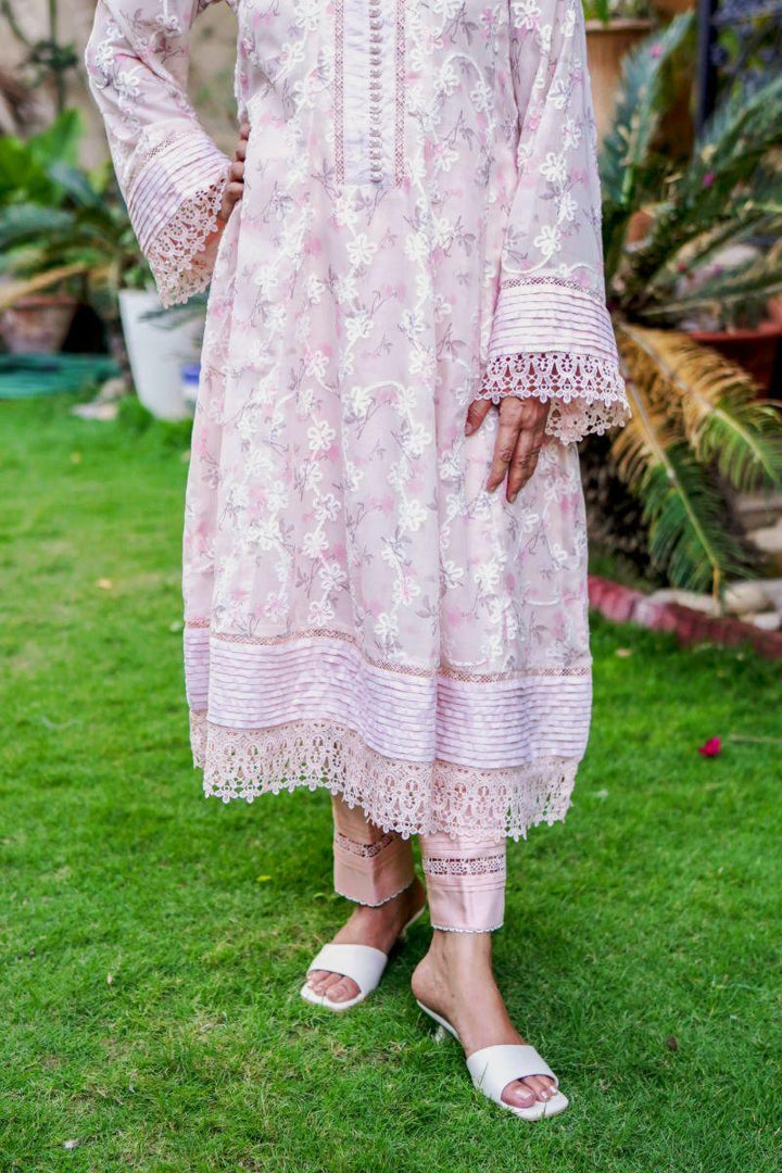 Khayal by Shaista Hasan - Blush Bloom - Swiss Lawn - 3 Piece