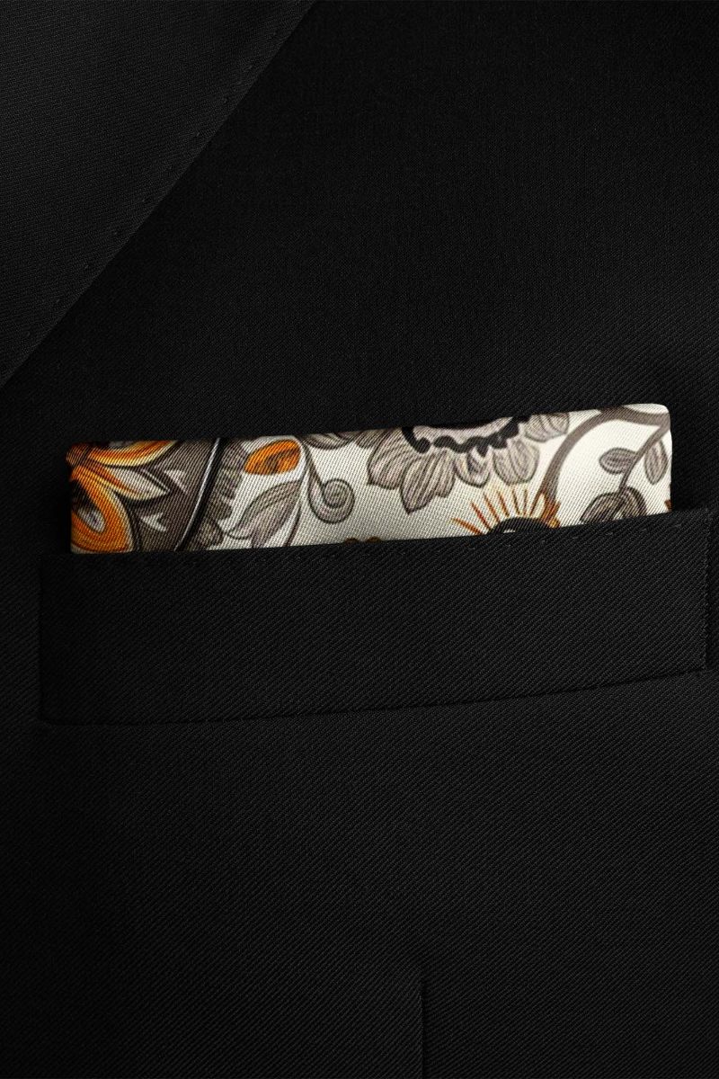 Black Wolf - A DITSY PAISLEY SILK POCKET SQUARE - OFF WHITE - SILK - 1 Piece