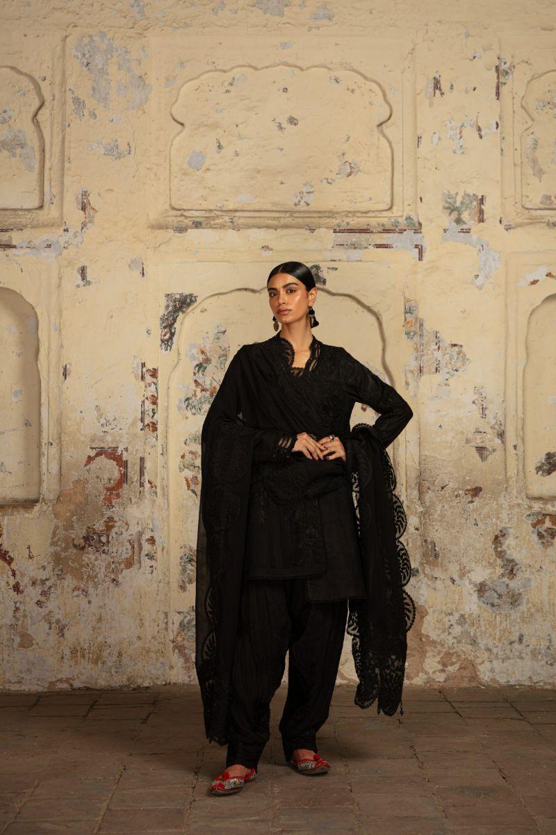 Nilofer Shahid - Zehra - Azal Capsule Collection SS 24