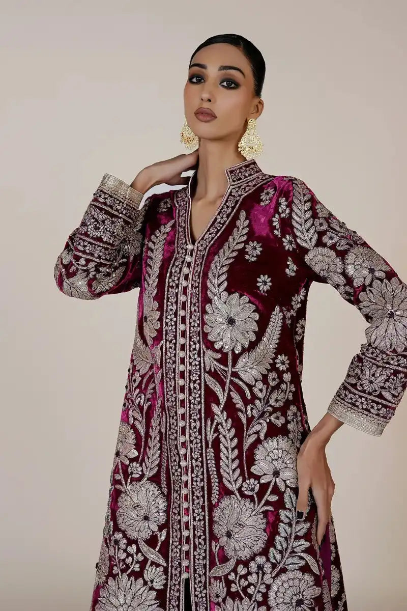 Rizwan Beyg - Azeen Velvet Coat Mergenta