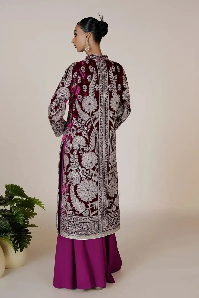 Rizwan Beyg - Azeen Velvet Coat Mergenta