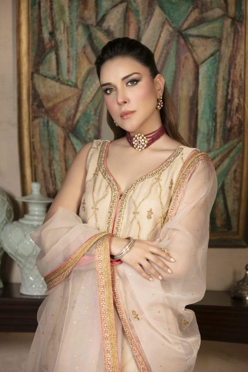 Yasmin Zaman - Beige Mysore Net Shirt with Jamawar Pants and Organza Dupatta - F-177