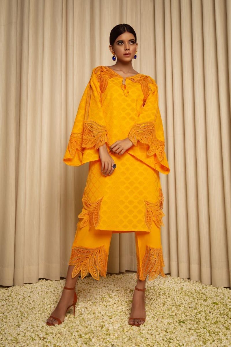 Sanam Chaudhri - Mango Yellow Kay - SV02-03